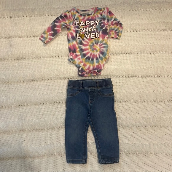 Embellished Happy and loved tie-dyed romper & blue jeans Baby girl size 12 M - Picture 3 of 14